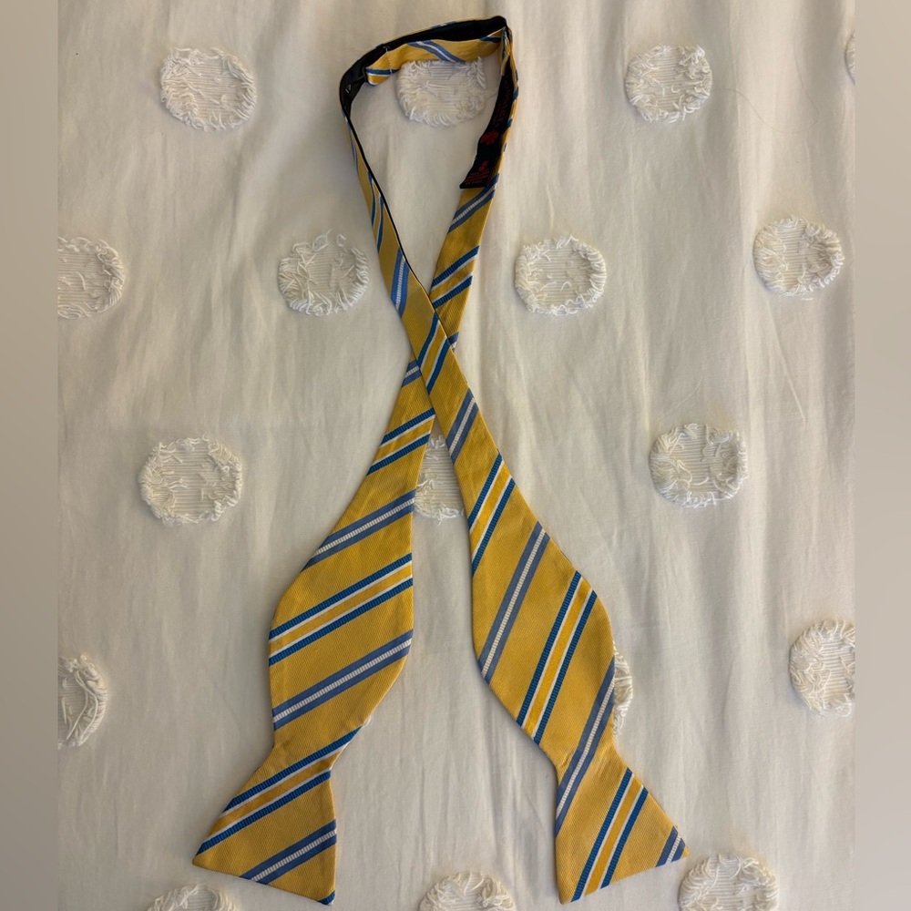 Rooster Men’s Yellow Striped Bow Tie